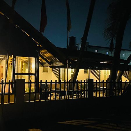 נגומבו Winston Sea Front Villa מראה חיצוני תמונה