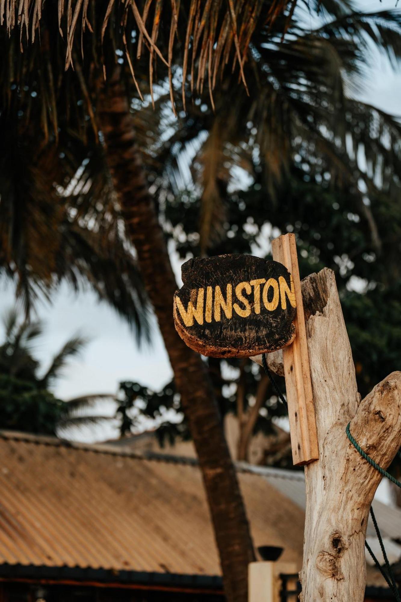 נגומבו Winston Sea Front Villa מראה חיצוני תמונה