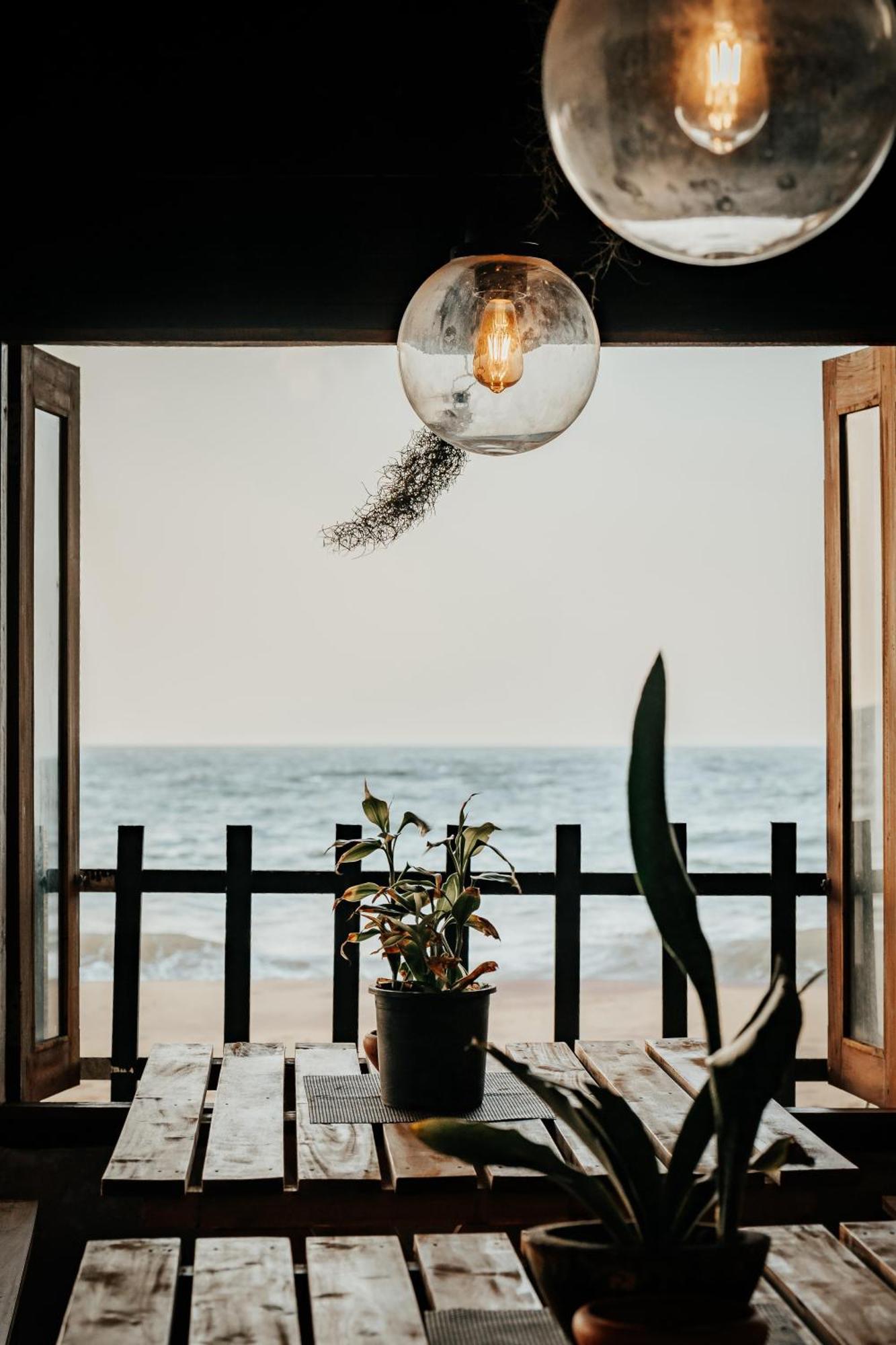 נגומבו Winston Sea Front Villa מראה חיצוני תמונה