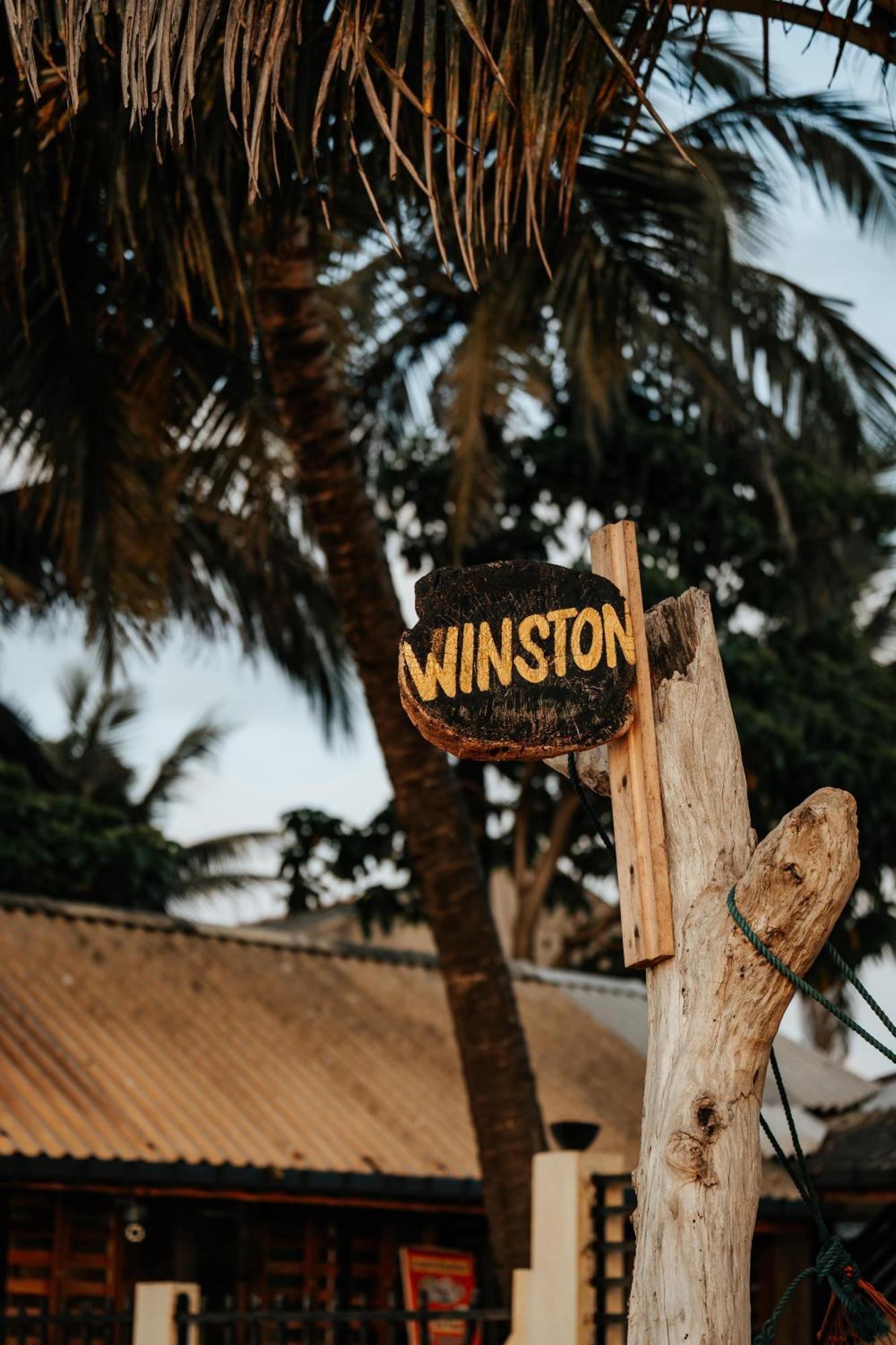 נגומבו Winston Sea Front Villa מראה חיצוני תמונה