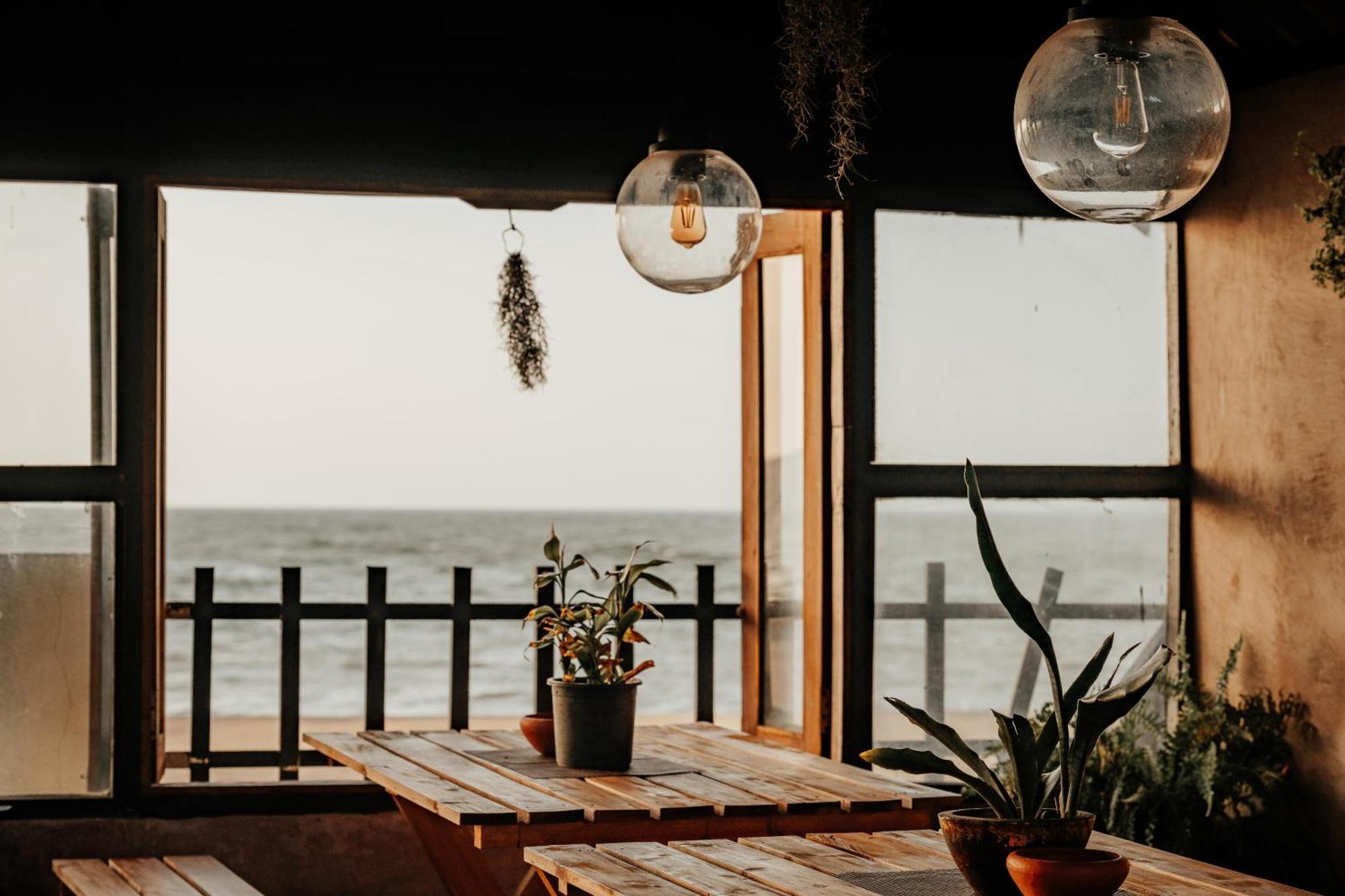 נגומבו Winston Sea Front Villa מראה חיצוני תמונה