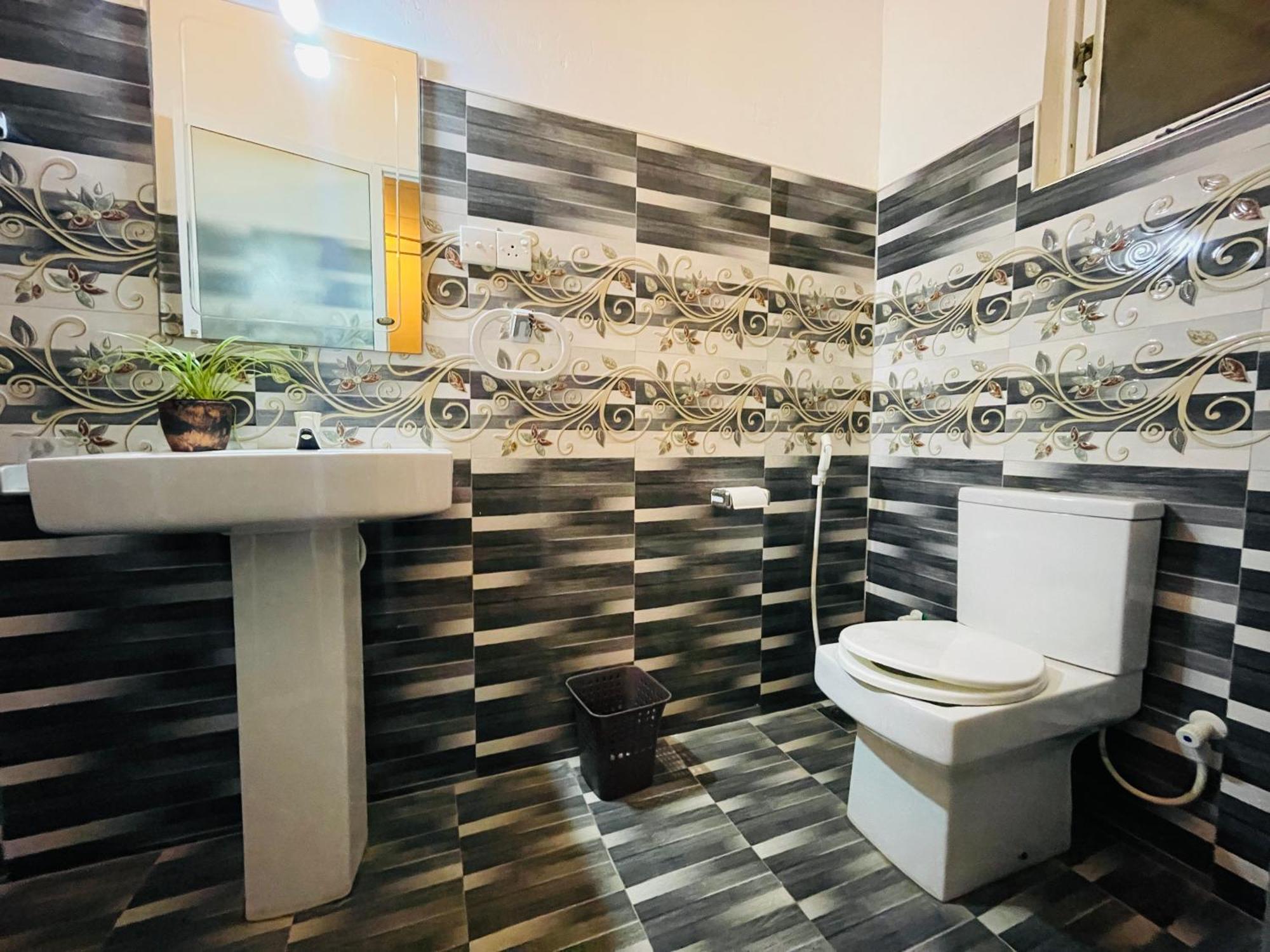 נגומבו Winston Sea Front Villa מראה חיצוני תמונה