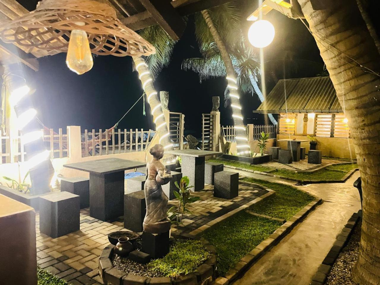 נגומבו Winston Sea Front Villa מראה חיצוני תמונה
