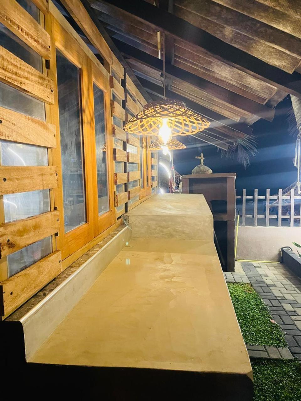 נגומבו Winston Sea Front Villa מראה חיצוני תמונה