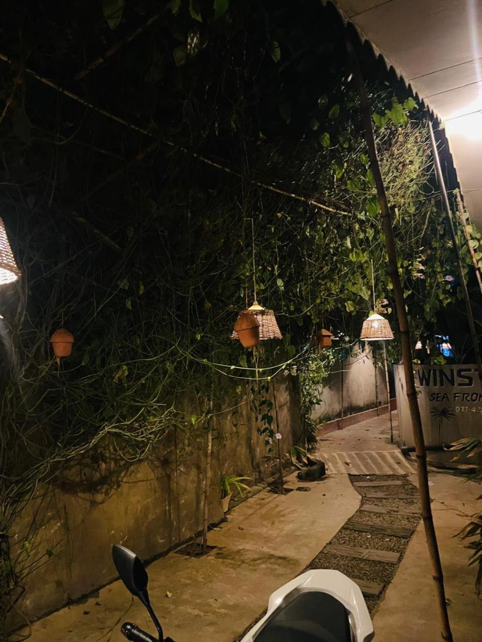 נגומבו Winston Sea Front Villa מראה חיצוני תמונה