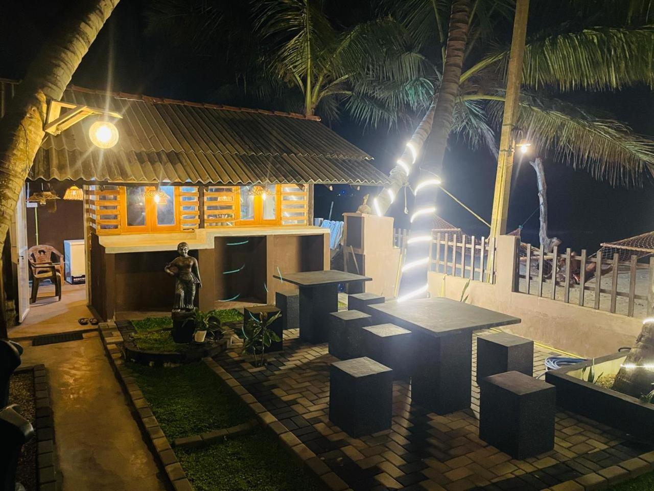 נגומבו Winston Sea Front Villa מראה חיצוני תמונה