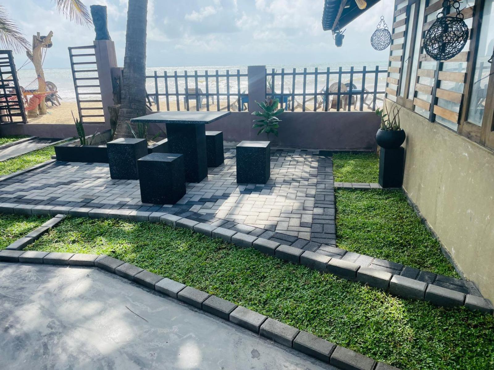 נגומבו Winston Sea Front Villa מראה חיצוני תמונה
